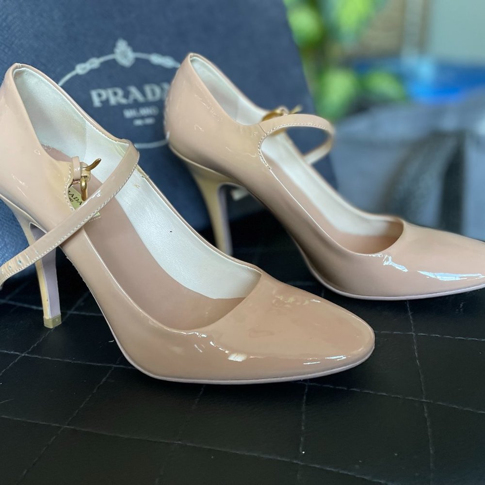 Prada nude mary jane heel - Size 5.5 (35.5)